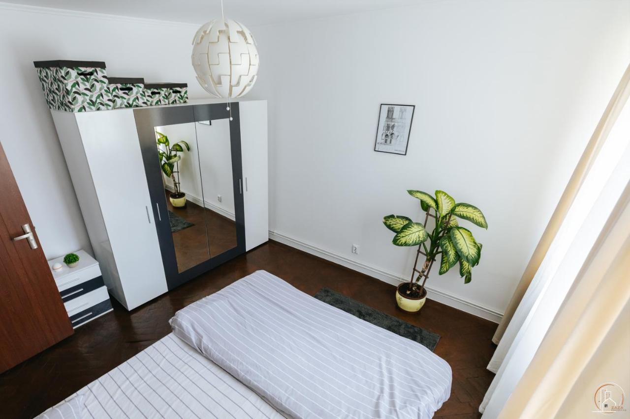 Zaza Apartament - Central Area, With Balcony Târgu Jiu Exteriör bild